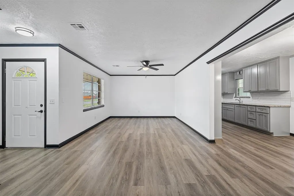 Photo 5 — 4908 N Warren Avenue, Oklahoma City, OK 73112