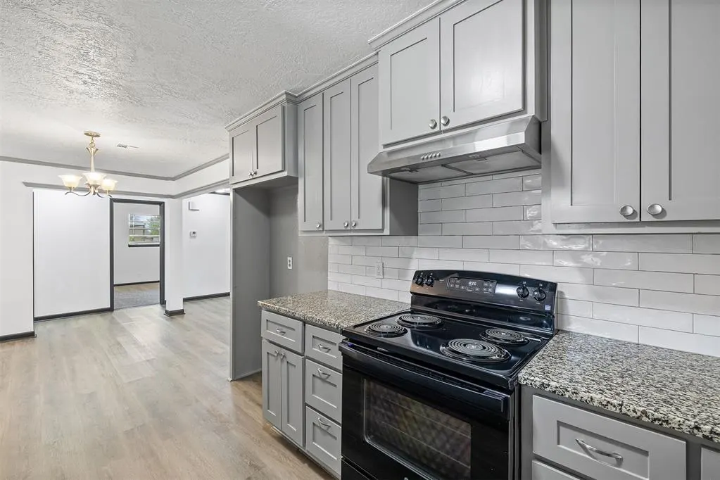 Photo 12 — 4908 N Warren Avenue, Oklahoma City, OK 73112