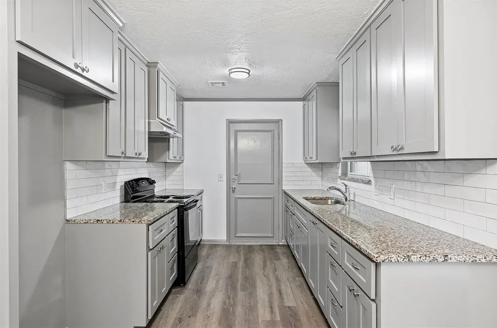 Photo 13 — 4908 N Warren Avenue, Oklahoma City, OK 73112