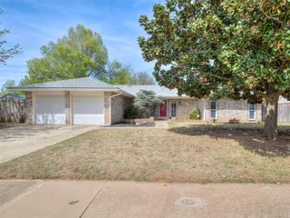 Sold home at 701 Pepperdine Avenue
