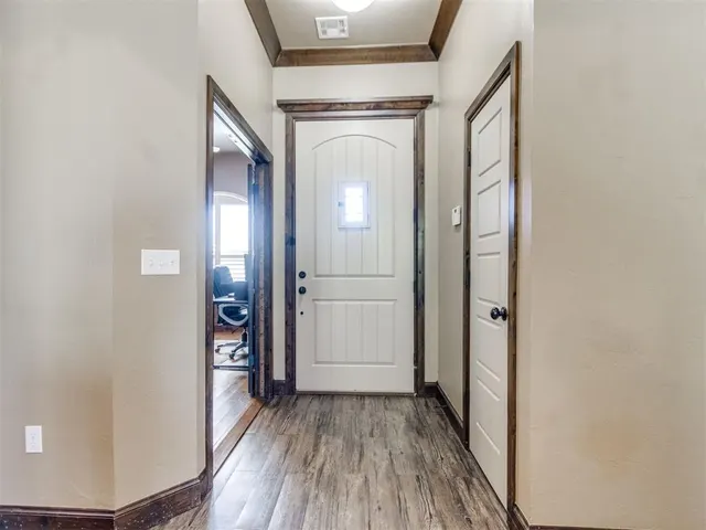 Photo 4 — 10915 Sara Court, Midwest City, OK 73130