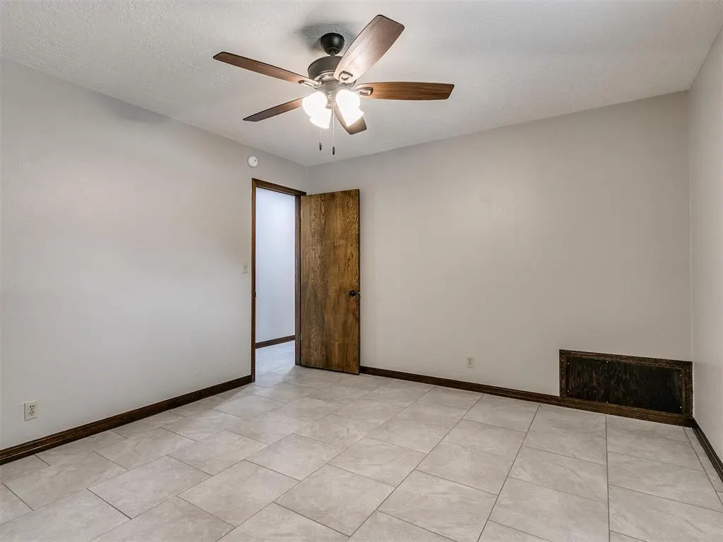 Photo 14 — 1213 Westbrooke Terrace, Norman, OK 73072