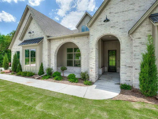 Photo 2 — 2213 Twister Trail, Edmond, OK 73034
