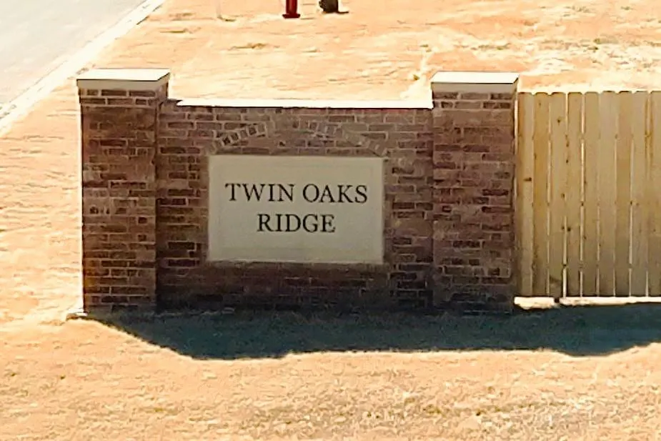 Photo 2 — 7 Flintlock Trail, Clinton, OK 73601