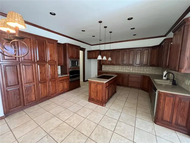 Photo 7 — 1404 NW 165th Court, Edmond, OK 73012