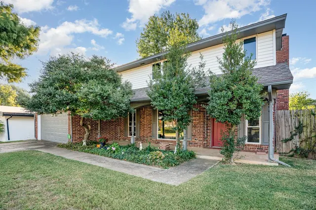 Photo 3 — 6636 Whitehall Drive, Oklahoma City, OK 73132