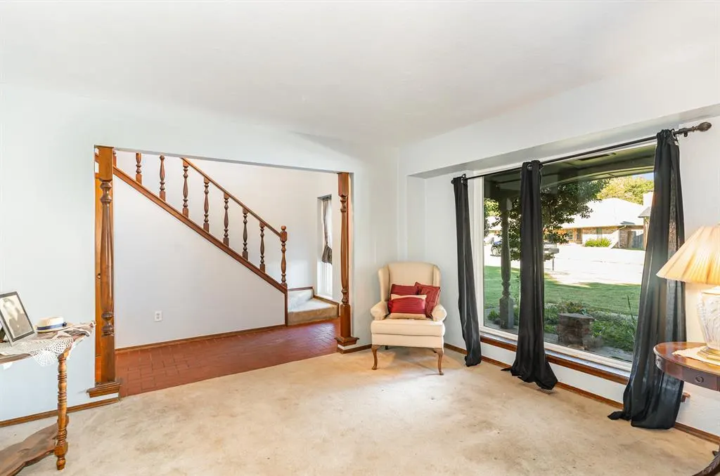 Photo 6 — 6636 Whitehall Drive, Oklahoma City, OK 73132