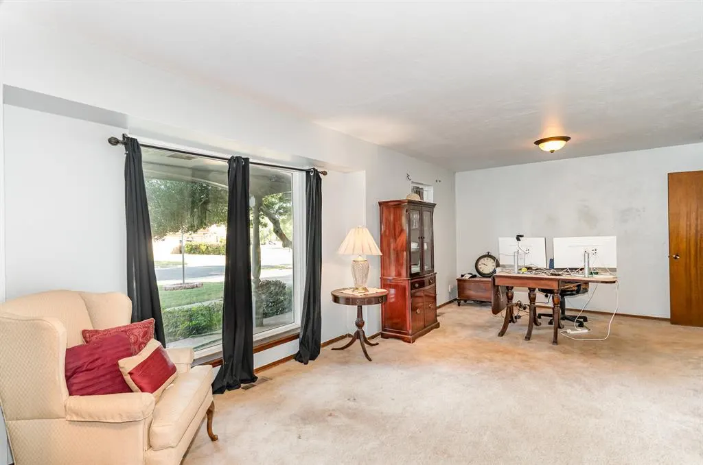 Photo 7 — 6636 Whitehall Drive, Oklahoma City, OK 73132