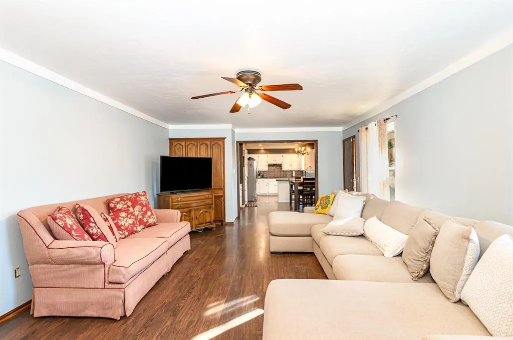 Photo 10 — 6636 Whitehall Drive, Oklahoma City, OK 73132