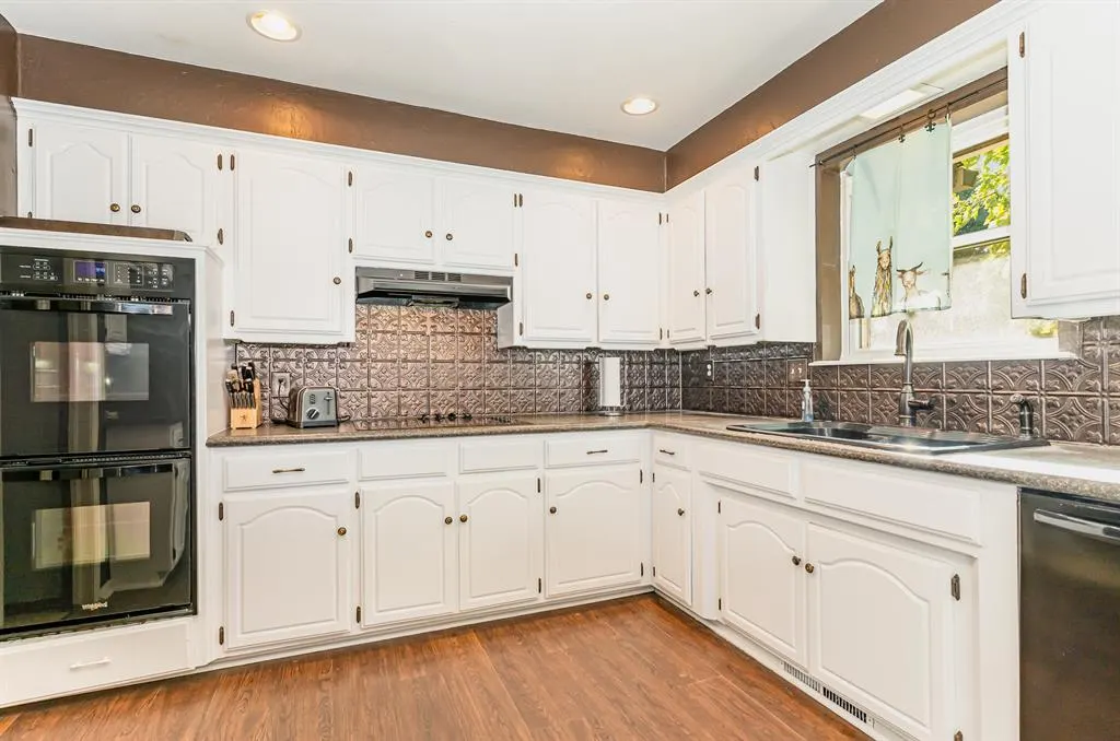 Photo 13 — 6636 Whitehall Drive, Oklahoma City, OK 73132