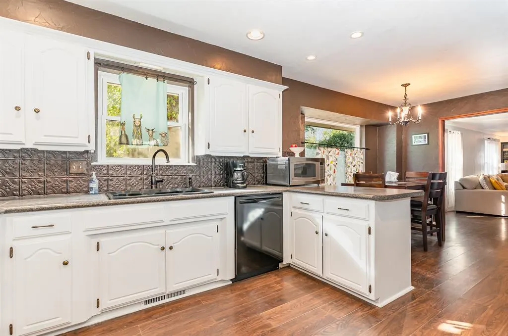 Photo 14 — 6636 Whitehall Drive, Oklahoma City, OK 73132