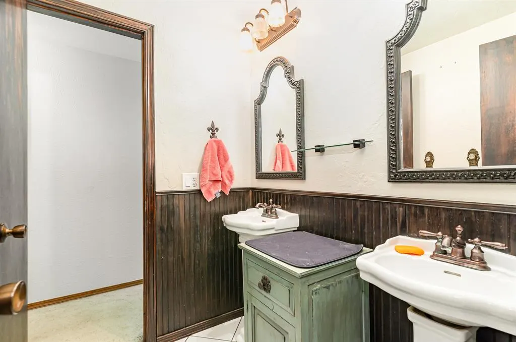 Photo 28 — 6636 Whitehall Drive, Oklahoma City, OK 73132
