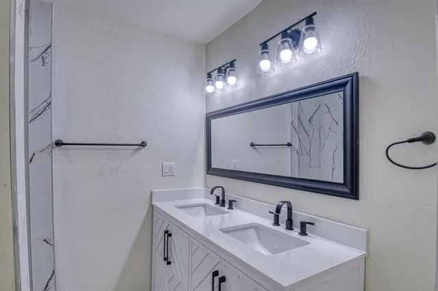 Photo 4 — 2625 SW 55th Street, Oklahoma City, OK 73119