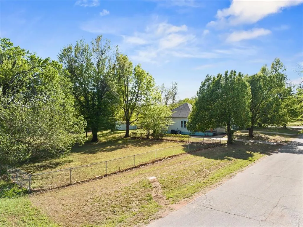 Photo 38 — 1617 W Logan Avenue, Guthrie, OK 73044