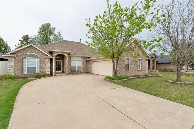 Photo 2 — 7520 NW 132nd Street, Oklahoma City, OK 73142
