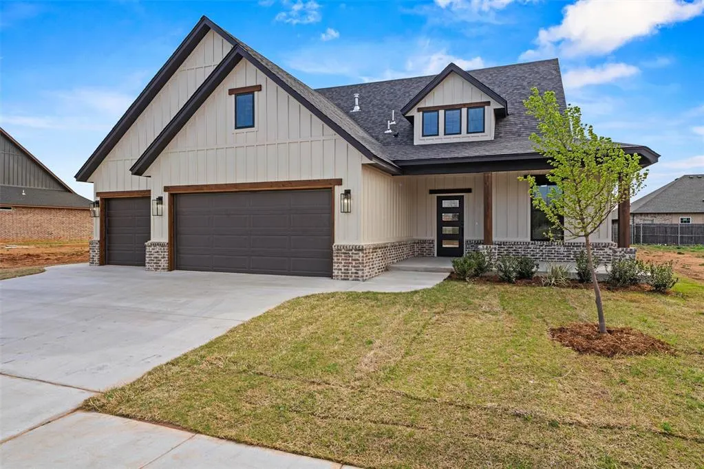 Photo 2 — 2916 River Birch Lane, Yukon, OK 73099