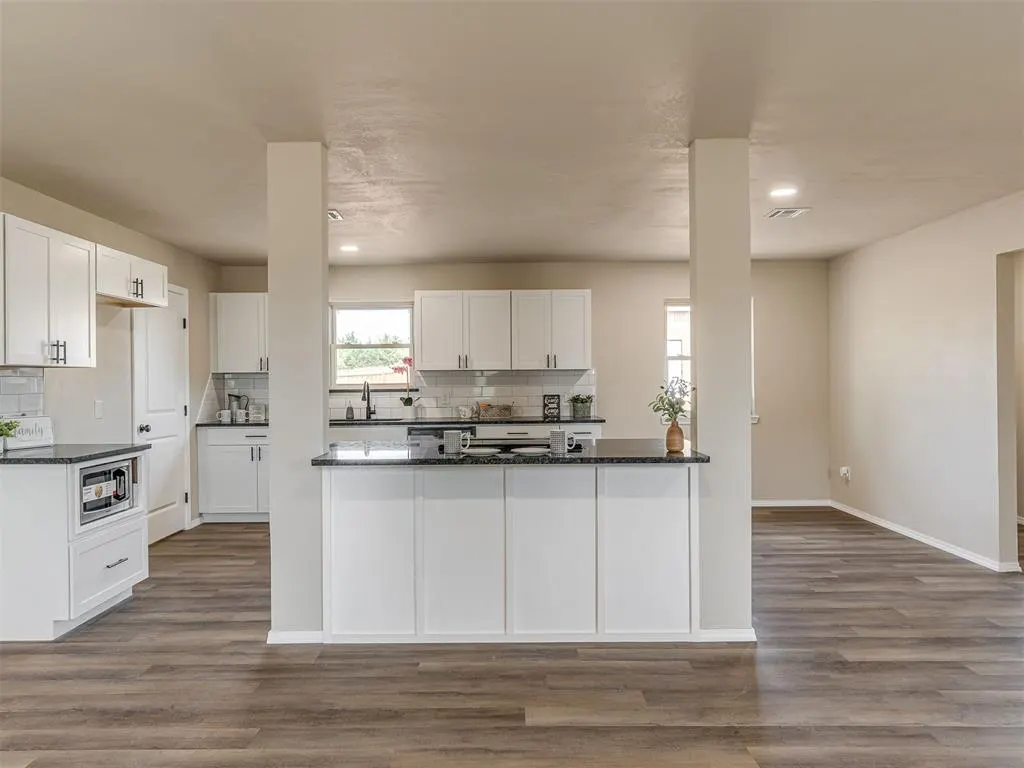 Photo 11 — 2290 County Road 1222, Blanchard, OK 73010
