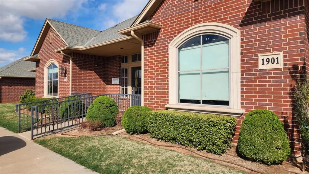 Front exterior — 1901 W 33rd Street 120, Edmond, OK 73013