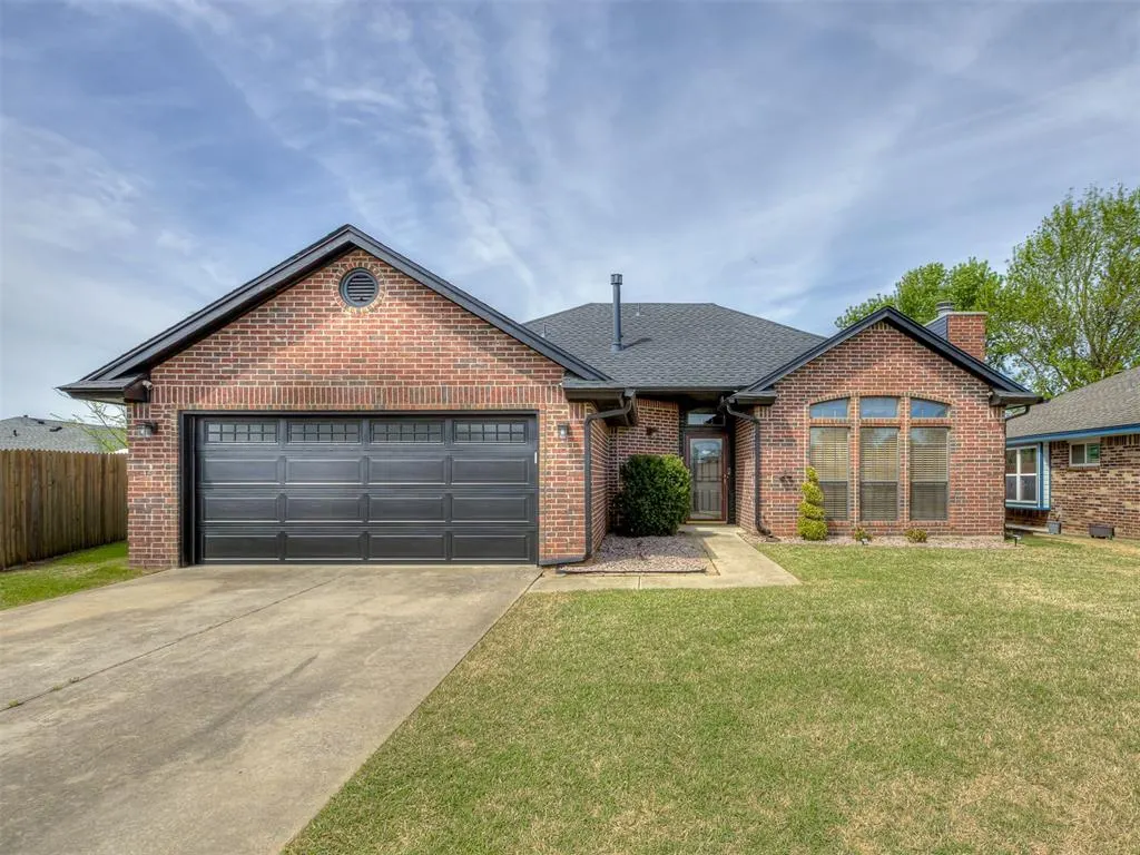 Front exterior — 2021 Gerrie Street, Midwest City, OK 73130