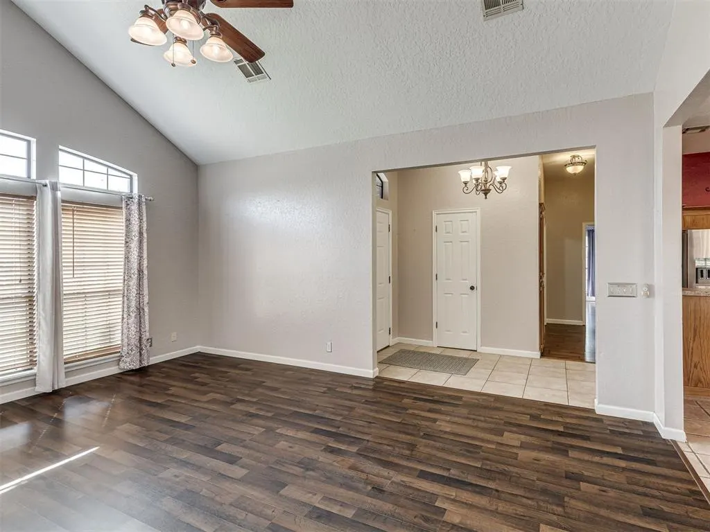 Photo 6 — 2021 Gerrie Street, Midwest City, OK 73130