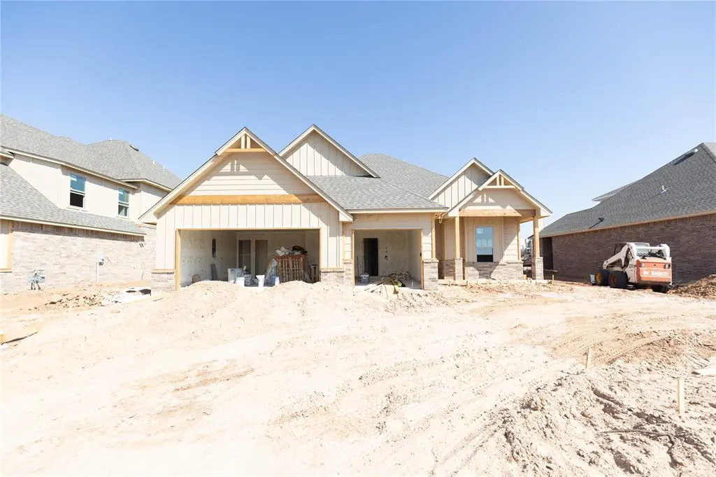 Photo 2 — 11117 NW 90th Street, Yukon, OK 73099