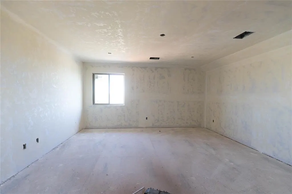 Photo 13 — 11117 NW 90th Street, Yukon, OK 73099