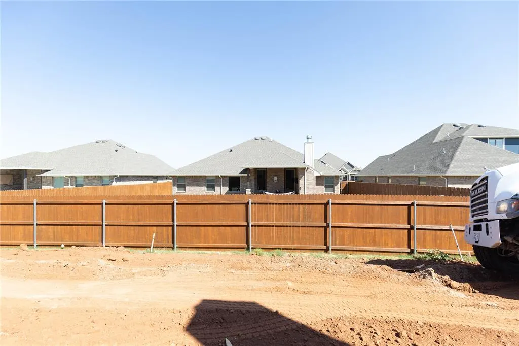 Photo 23 — 11117 NW 90th Street, Yukon, OK 73099