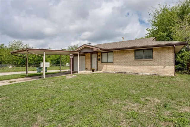 Photo 2 — 4801 SE 25th Terrace, Oklahoma City, OK 73115