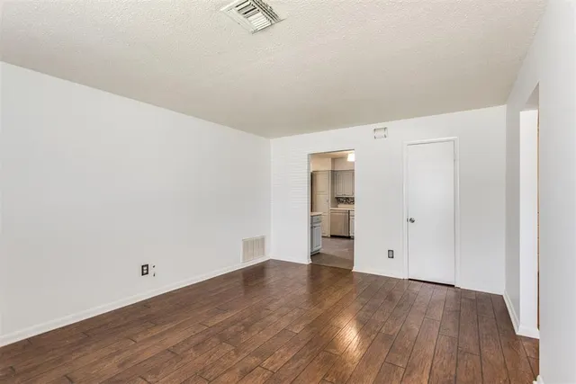 Photo 5 — 4801 SE 25th Terrace, Oklahoma City, OK 73115