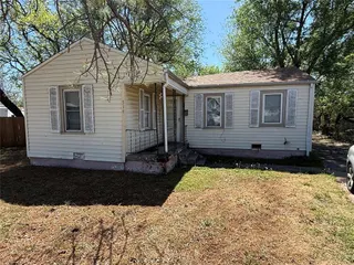 Sold home at 314 W Marshall Drive