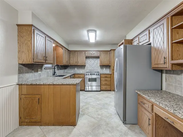 Photo 5 — 2201 Colchester Terrace, Edmond, OK 73034