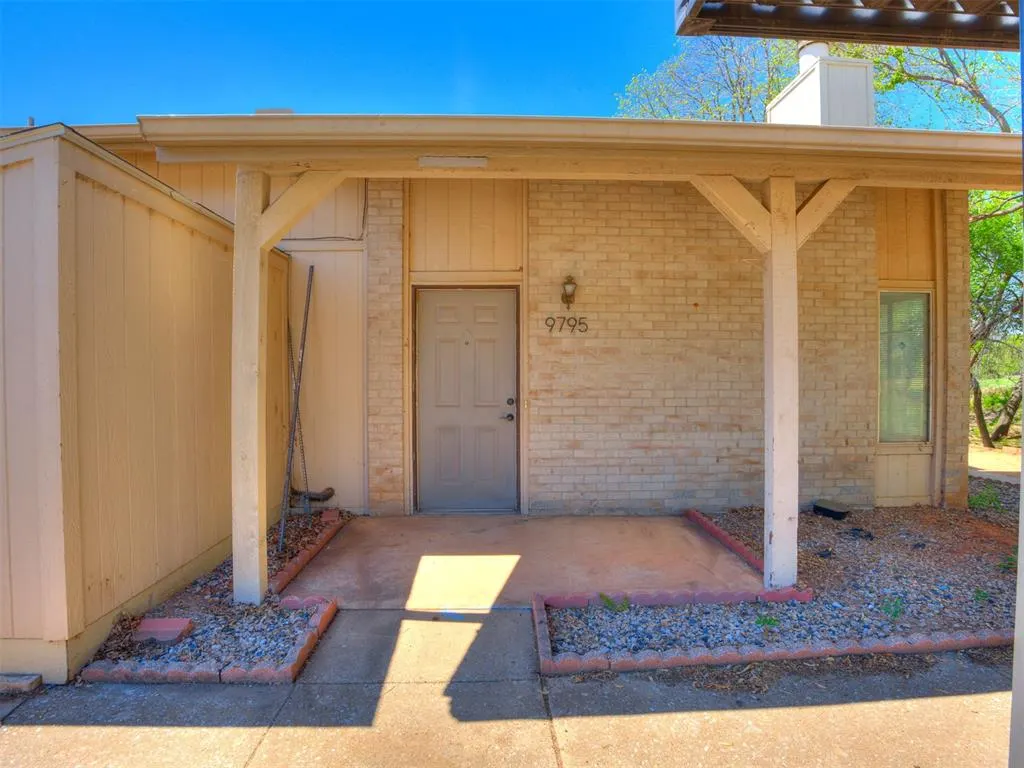 Front exterior — 9795 Hefner Village Boulevard, Oklahoma City, OK 73162