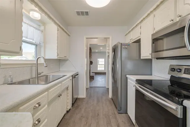 Photo 3 — 700 Century Drive, Moore, OK 73160