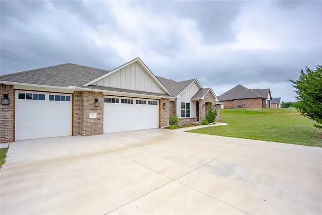 Photo 6 — 2313 Lions Pride Way, Blanchard, OK 73010
