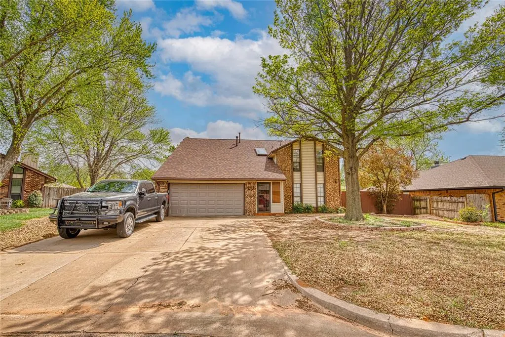 Front exterior — 112 Jackson Avenue, Weatherford, OK 73096