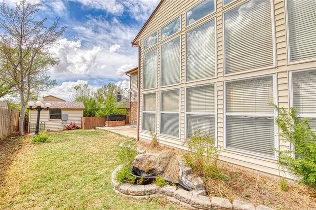 Photo 5 — 112 Jackson Avenue, Weatherford, OK 73096