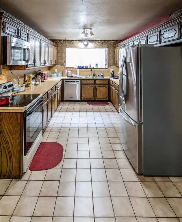 Photo 6 — 112 Jackson Avenue, Weatherford, OK 73096