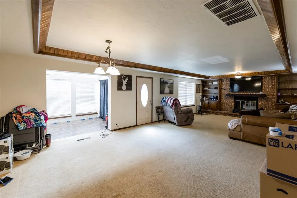 Photo 10 — 112 Jackson Avenue, Weatherford, OK 73096