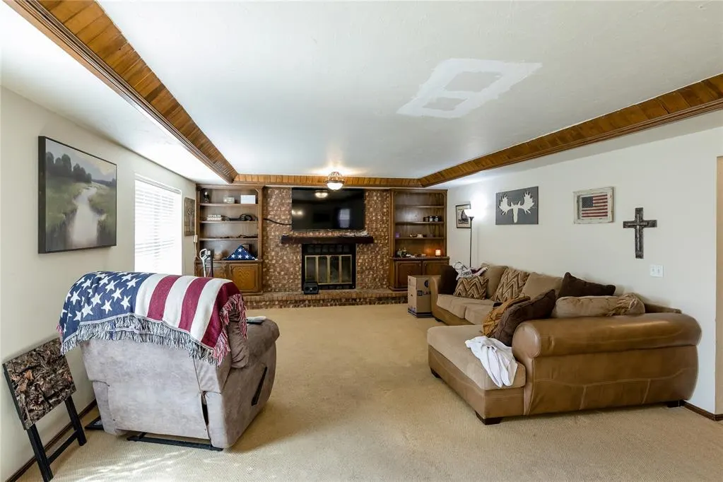 Photo 9 — 112 Jackson Avenue, Weatherford, OK 73096
