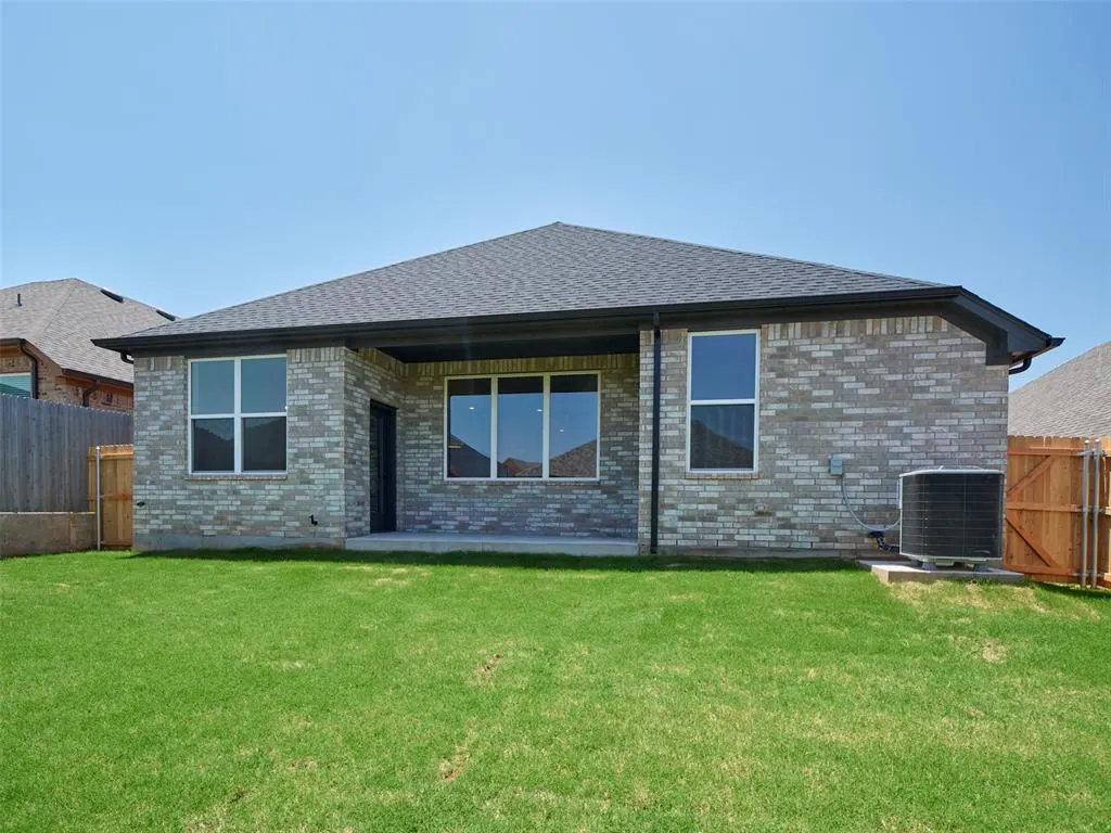 Photo 7 — 3707 Hardy Drive, Norman, OK 73069