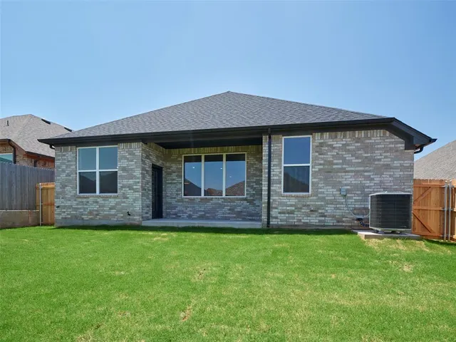 Photo 7 — 3707 Hardy Drive, Norman, OK 73069