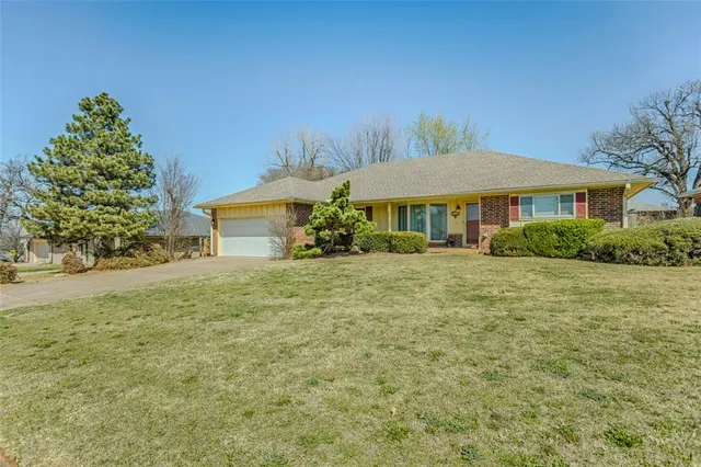 Front exterior — 2008 Bella Vista Drive, Edmond, OK 73013