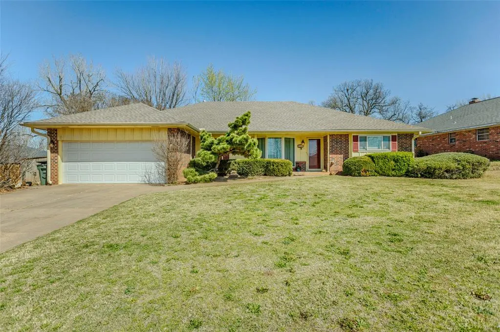 Photo 2 — 2008 Bella Vista Drive, Edmond, OK 73013