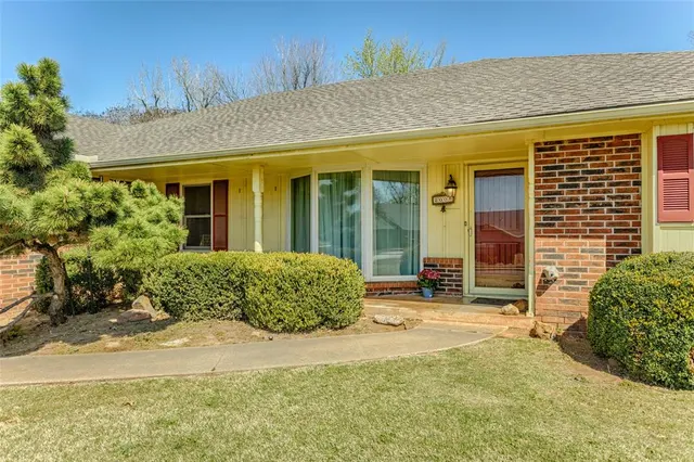Photo 3 — 2008 Bella Vista Drive, Edmond, OK 73013