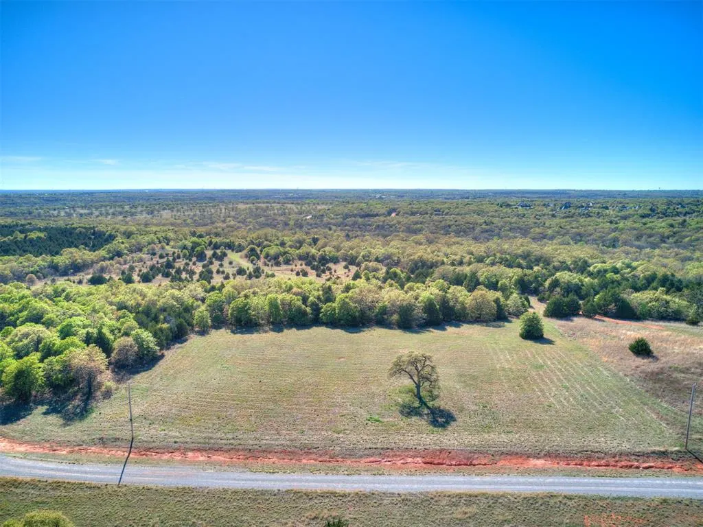 Photo 2 — 9504 Royal Oak Drive, Arcadia, OK 73007