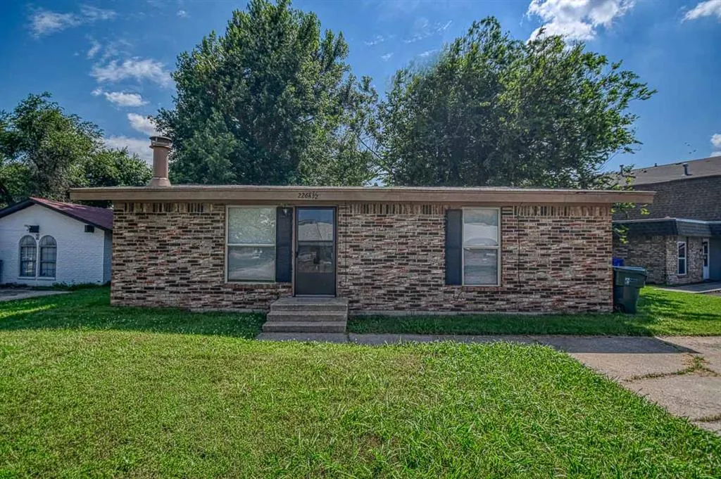Front exterior — 2264 Donna Drive 1/2, Norman, OK 73071