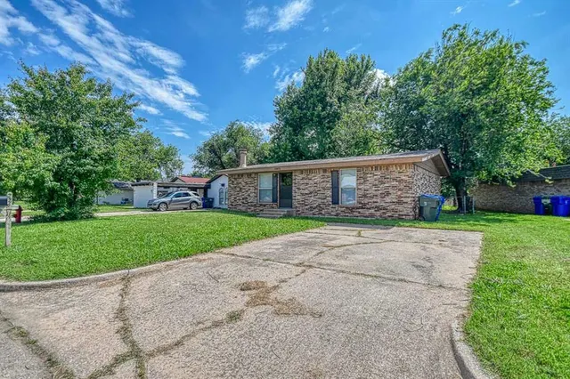 Photo 2 — 2264 Donna Drive 1/2, Norman, OK 73071