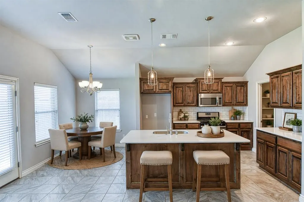 Photo 13 — 19108 Vea Drive, Edmond, OK 73012