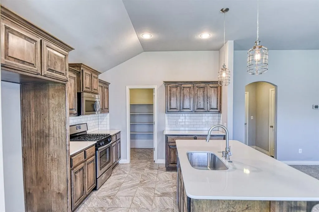 Photo 16 — 19108 Vea Drive, Edmond, OK 73012