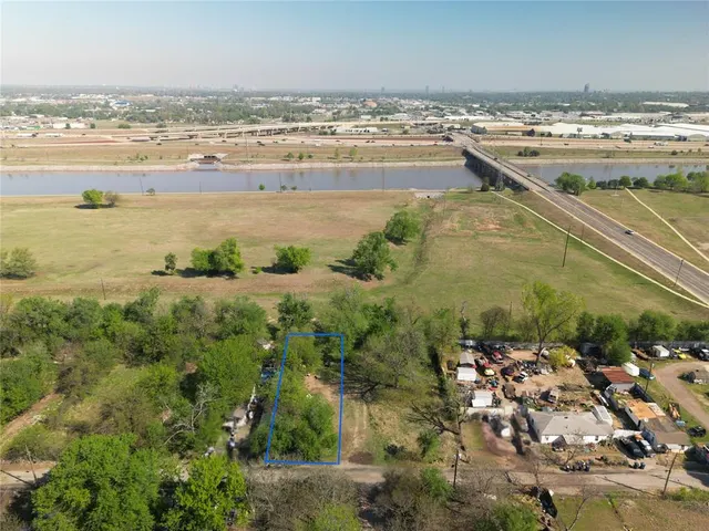 Photo 4 — 1923 SW 8th Street, Oklahoma City, OK 73108